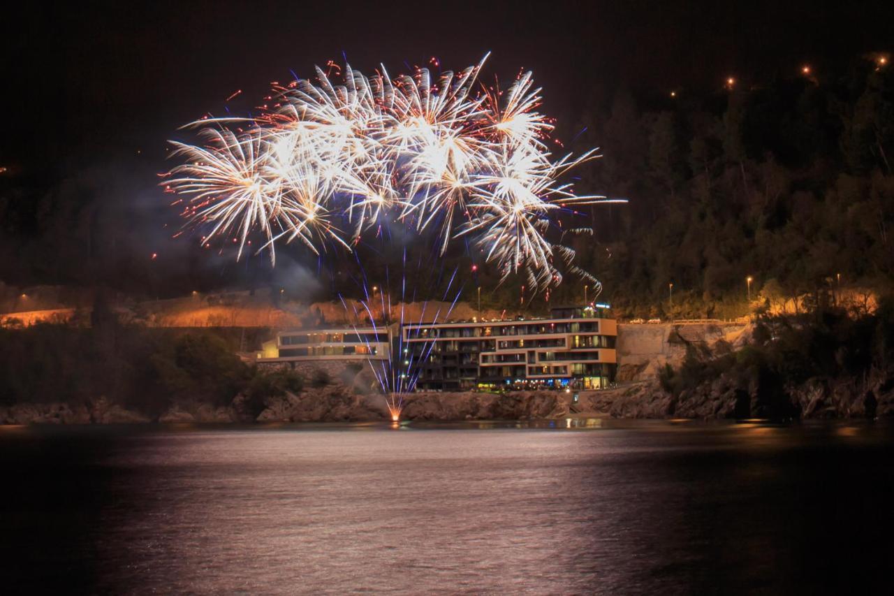 Boutique & Design Hotel Navis - Small Luxury Hotels Of The World Opatija Bagian luar foto Fireworks at the dam