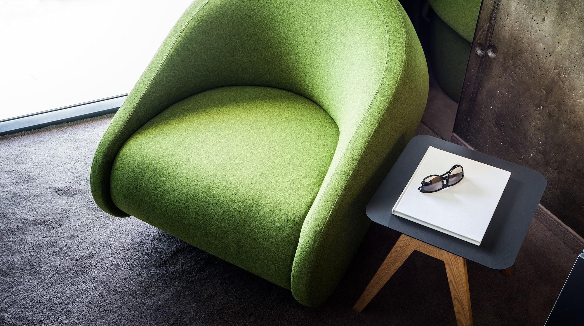 Boutique & Design Hotel Navis - Small Luxury Hotels Of The World Opatija Bagian luar foto A green armchair