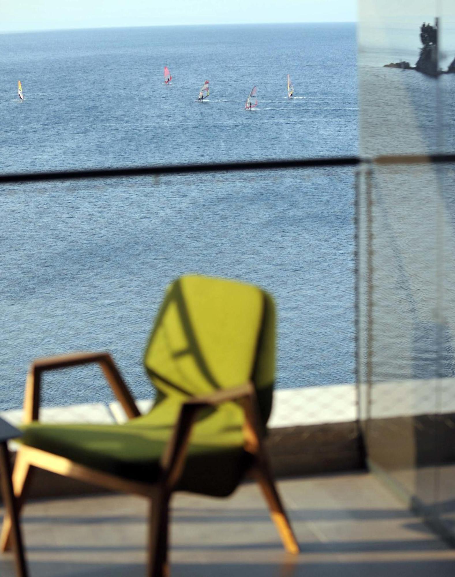 Boutique & Design Hotel Navis - Small Luxury Hotels Of The World Opatija Ruang foto A chair